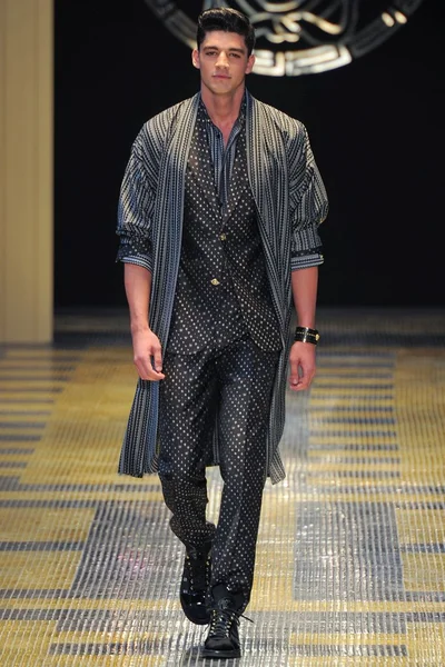 Look 30